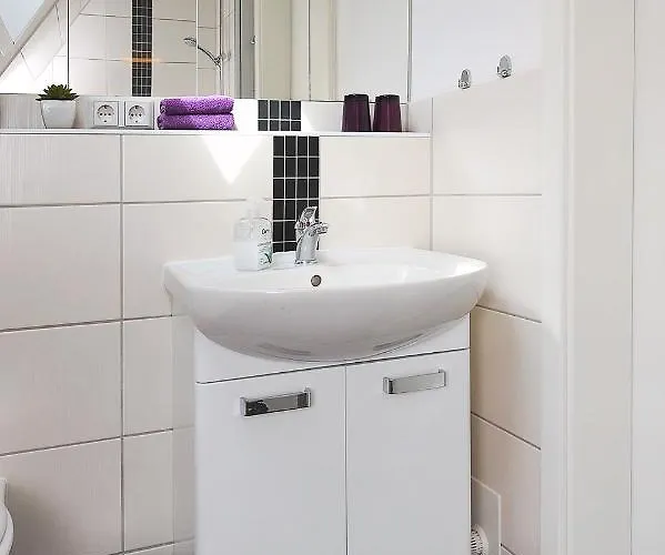 Harle Am Yachthafen Nyaraló